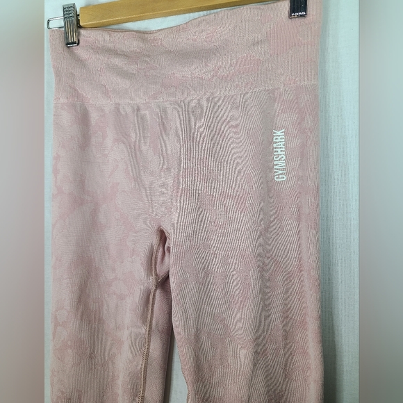 Gymshark adapt seamless leggings in light pink camo- Size medium women's - Picture 4 of 8